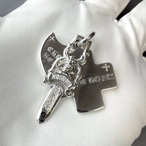 真っ黒な人気ペンダントをダイヤ加工+ホワイトゴールド仕上げに
