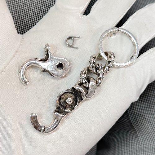 クロムハーツ キーチェーン キーリング クリップ修理 バネ交換 完成しました!