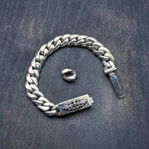 クロムハーツ フローラルクロス クラシックチェーン コマ抜き 完成致しました！