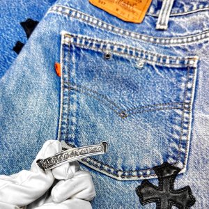 クロムハーツ リーバイス デニム修理 スクロールラベル パーツ取付加工