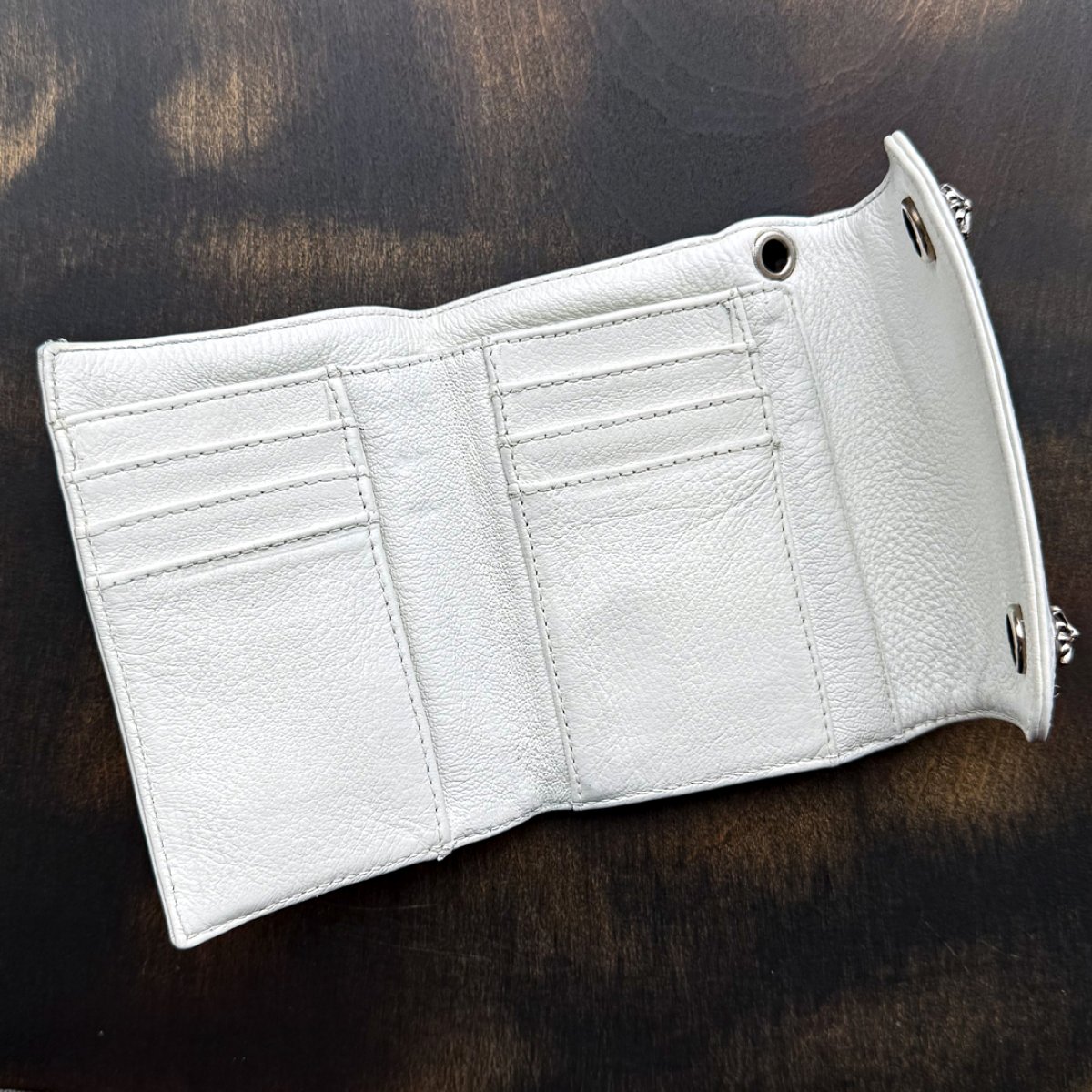 画像5: クロムハーツ修理 財布 染め直し ミニウォレット 白 レザー塗り直し ひび割れ クリーニング